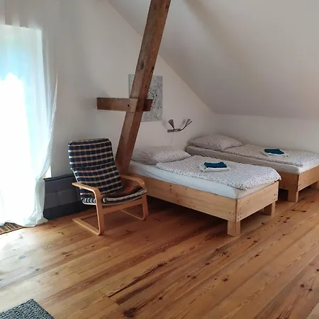 Im Atelierhaus Auf Dem Kuenstlerhof