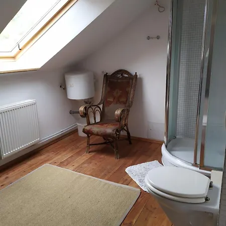 Im Atelierhaus Auf Dem Kuenstlerhof *